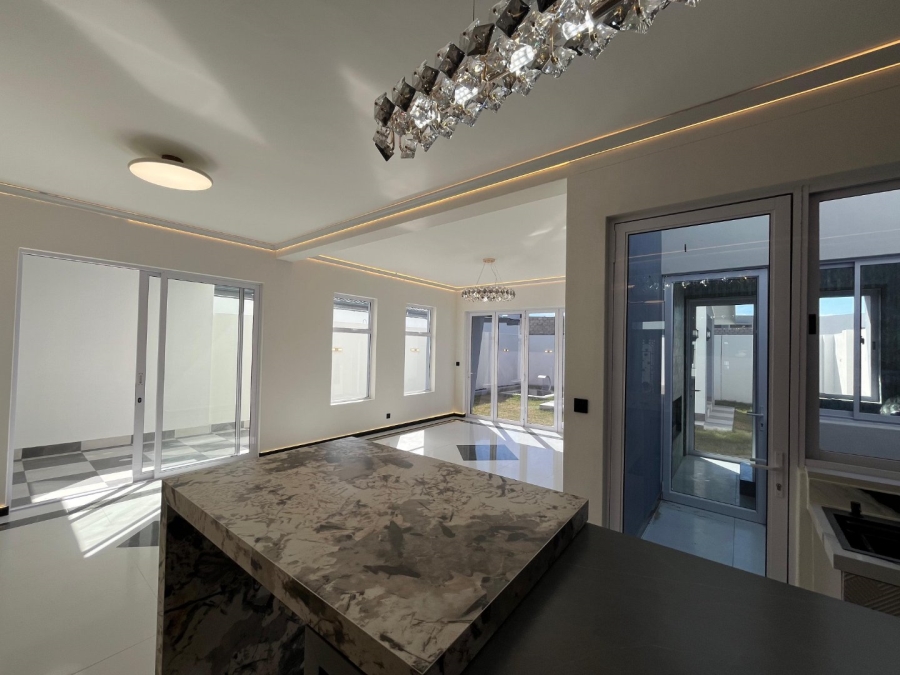 4 Bedroom Property for Sale in Sandown Western Cape